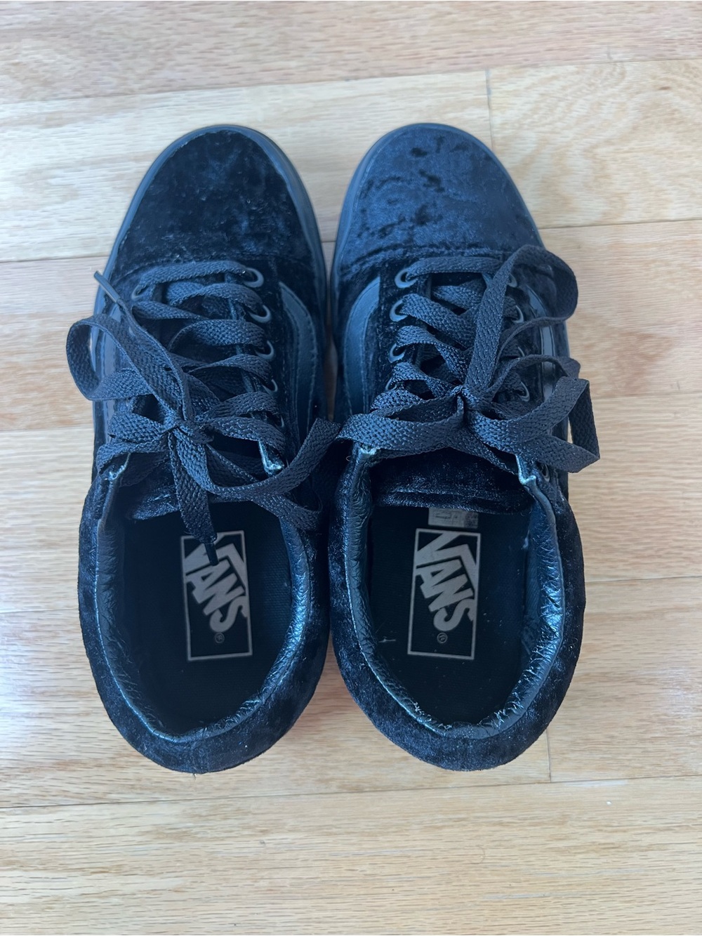 NWOT Vans Old Skool Triple Black Crushed Velvet Sneakers in Women's 6 - Picture 7 of 9
